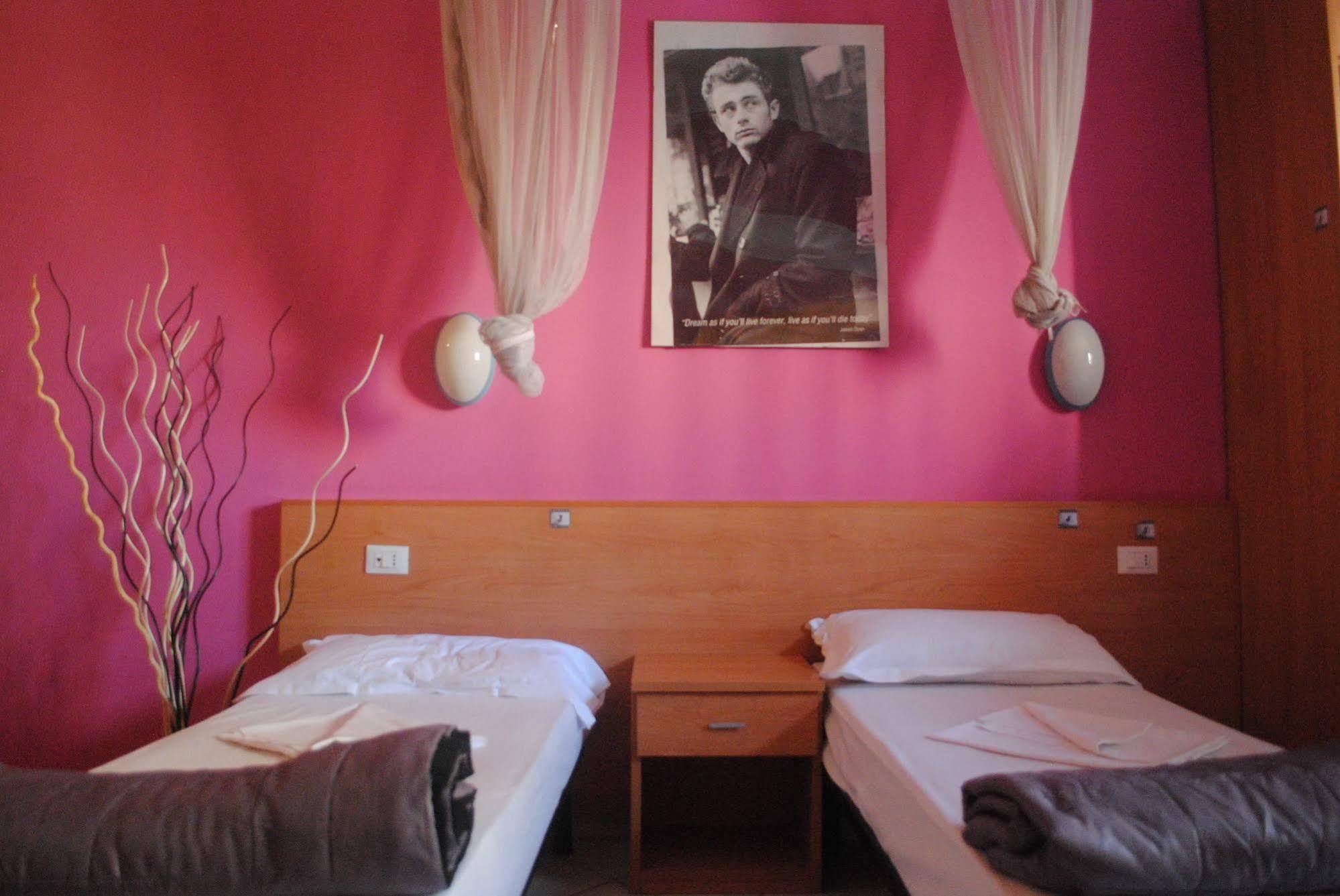 Ciak Hostel โรม ภายนอก รูปภาพ